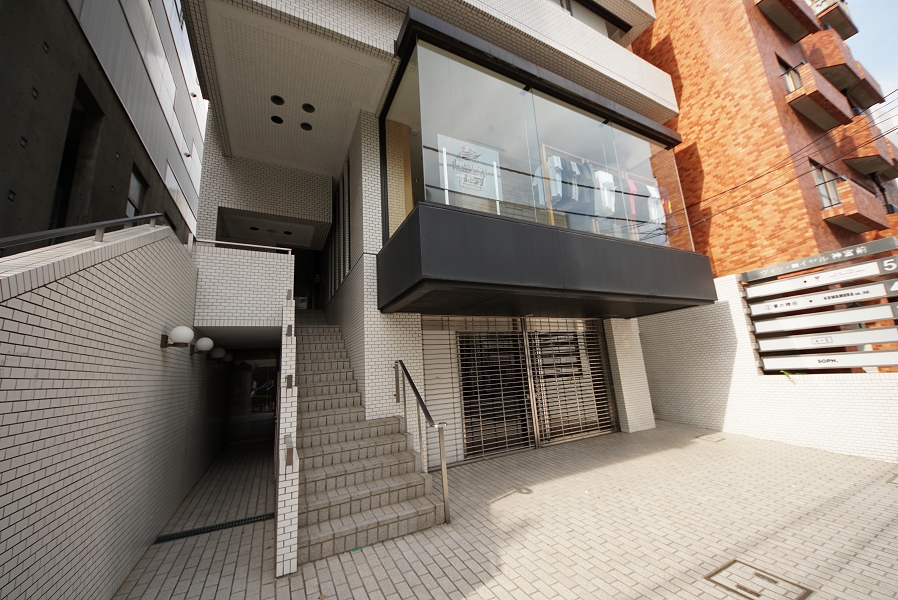 A+S (Architecture and Sneakers)の詳細な画像です。