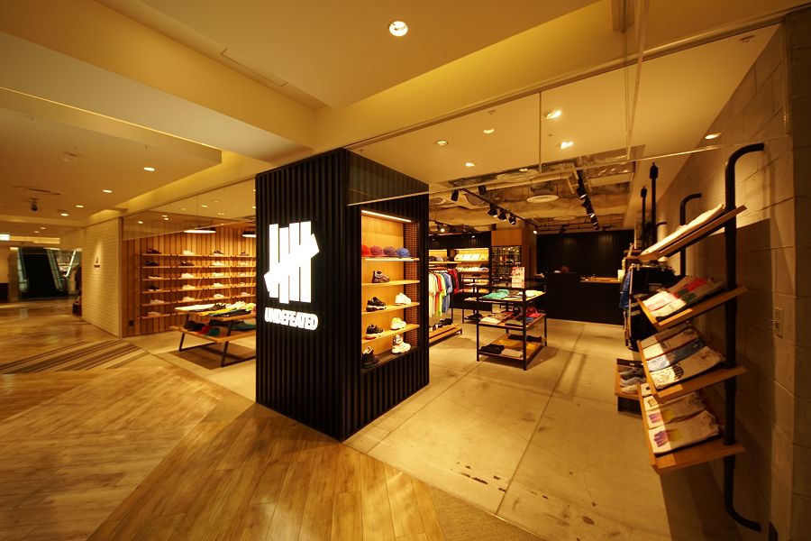 アンディフィーテッド 新宿(ルミネエスト内) Undefeated Lumine Est Shinjuku