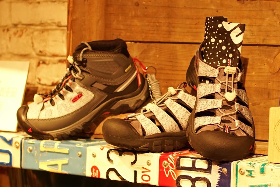 KEEN GARAGE HARAJUKU キーン ガラージ 原宿 (キャットストリート) シューズ