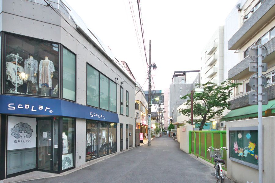 近隣の風景 ScoLar(スカラー) 原宿店 服(アパレル)