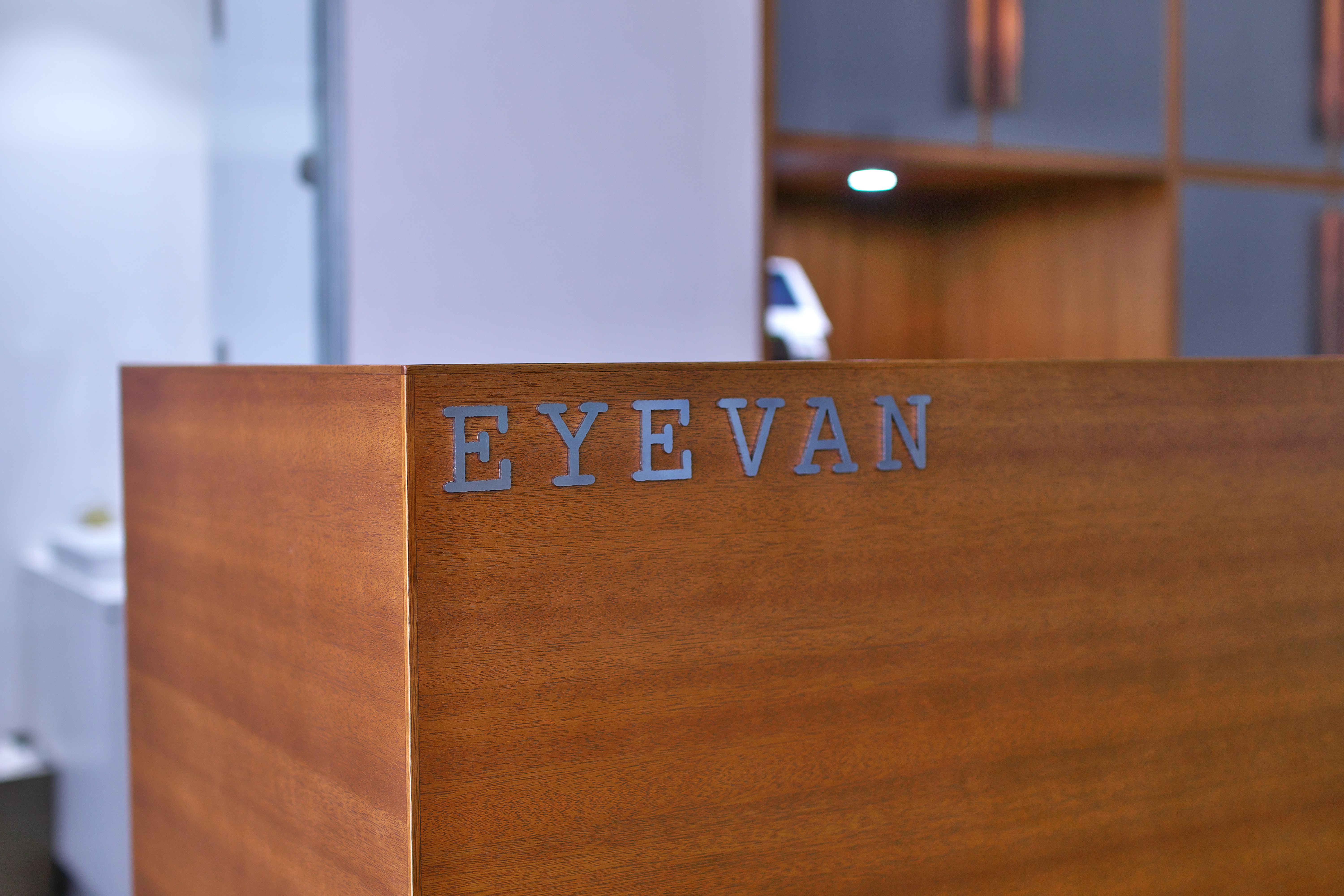 カウンター EYEVAN Tokyo Gallery(アイヴァン 東京ギャラリー)