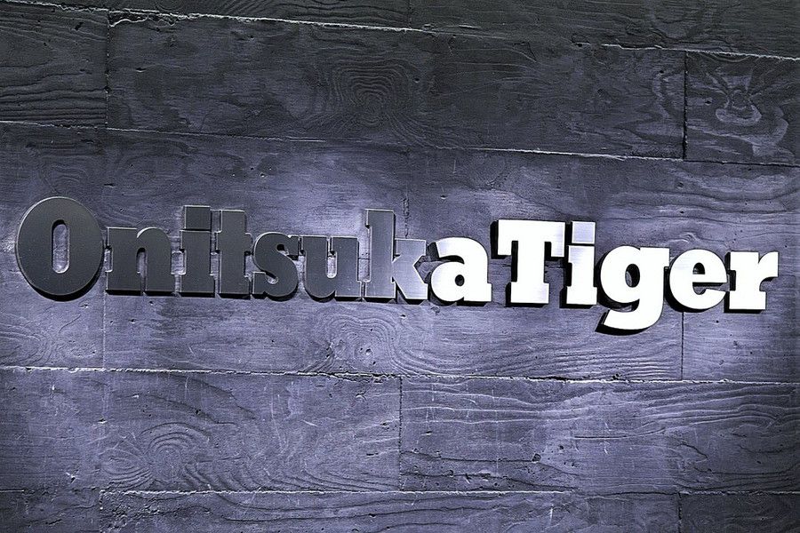 Onitsuka Tiger(オニツカタイガー)のロゴ 店内