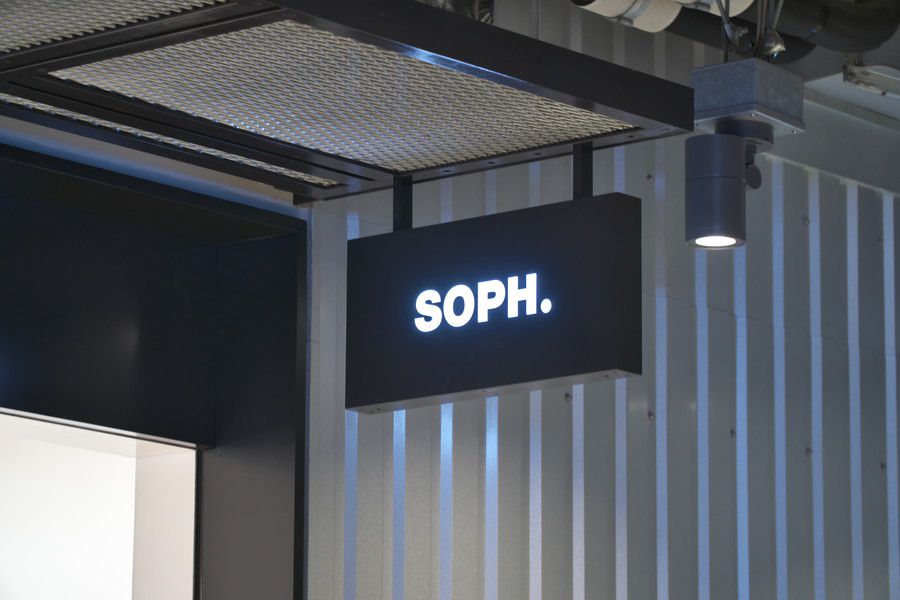 SOPH 宮下パークの看板