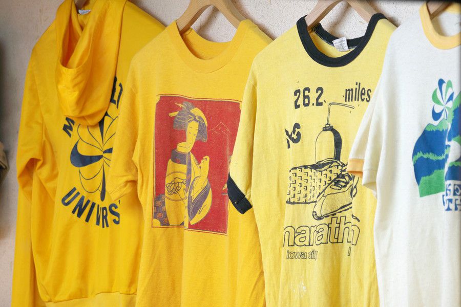 アトモスヤ ポップアップストア 店内のTシャツ