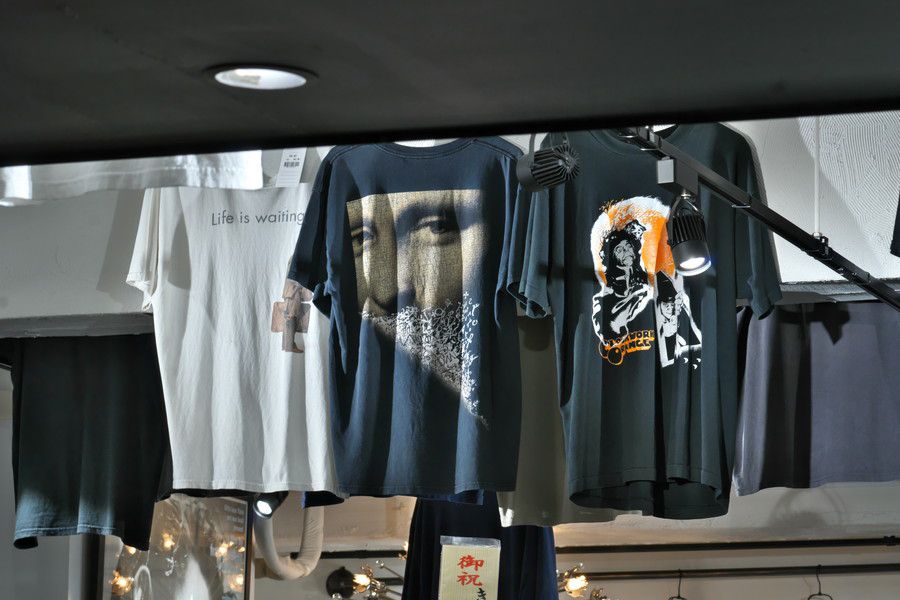 店内の商品 BerBerJin(ベルベルジン) 遊歩道店