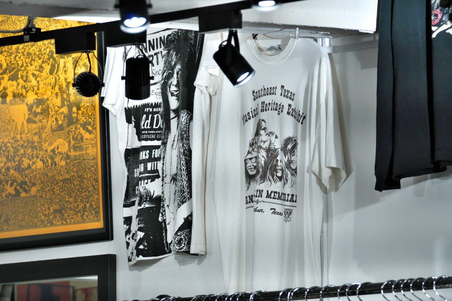 店内のTシャツ BerBerJin(ベルベルジン) 遊歩道店