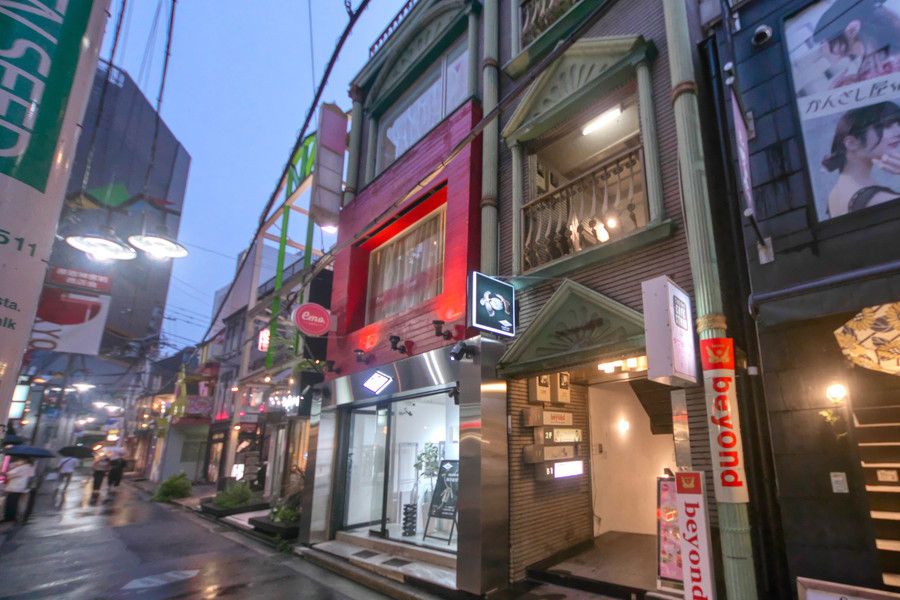 CORNER(コーナー) 原宿 goro's(ゴローズ)の買取専門店の周辺の様子