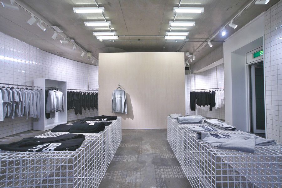 Reigning Champ(レイニングチャンプ) 原宿の店内