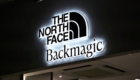 THE NORTH FACE Backmagic(ノースフェイス バックマジック) の看板 ミヤシタパーク内