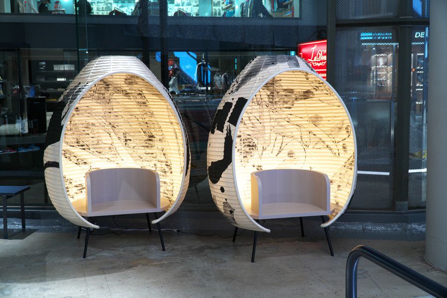 TOKYO23 原宿 プロペラ通りの提灯をモチーフにしたチェア