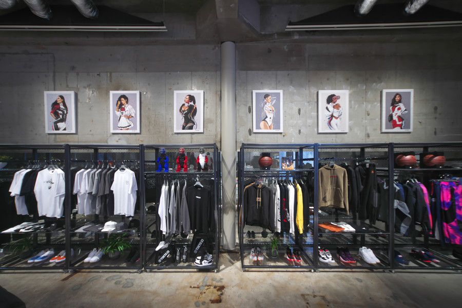 TOKYO23 原宿 プロペラ通り 店内アパレル類