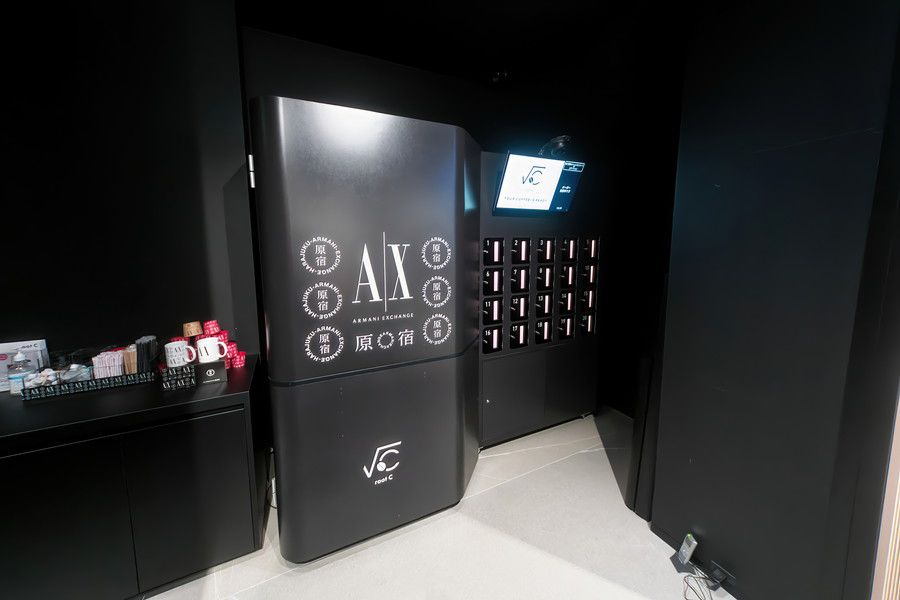 ARMANI EXCHANGE 原宿キャットストリートのコーヒーマシン