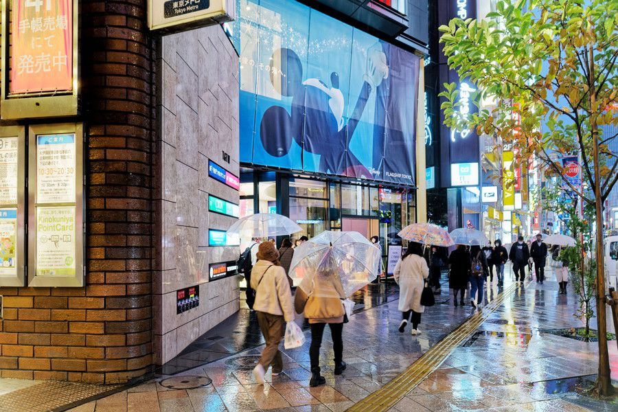 ディズニー フラッグシップ 東京 周辺の新宿の様子