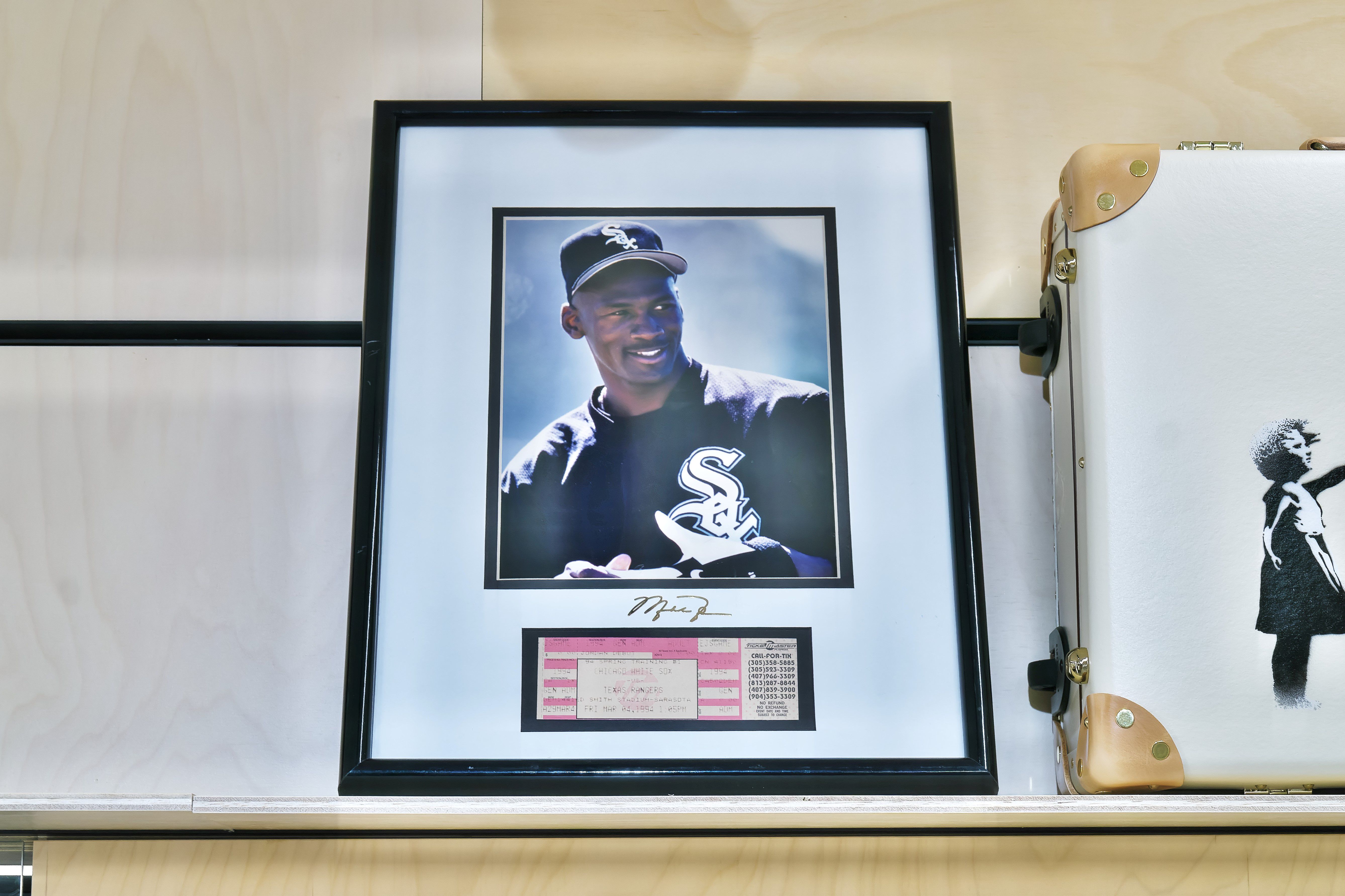 マイケルジョーダンのメジャーリーグ時代の写真 サイン入り