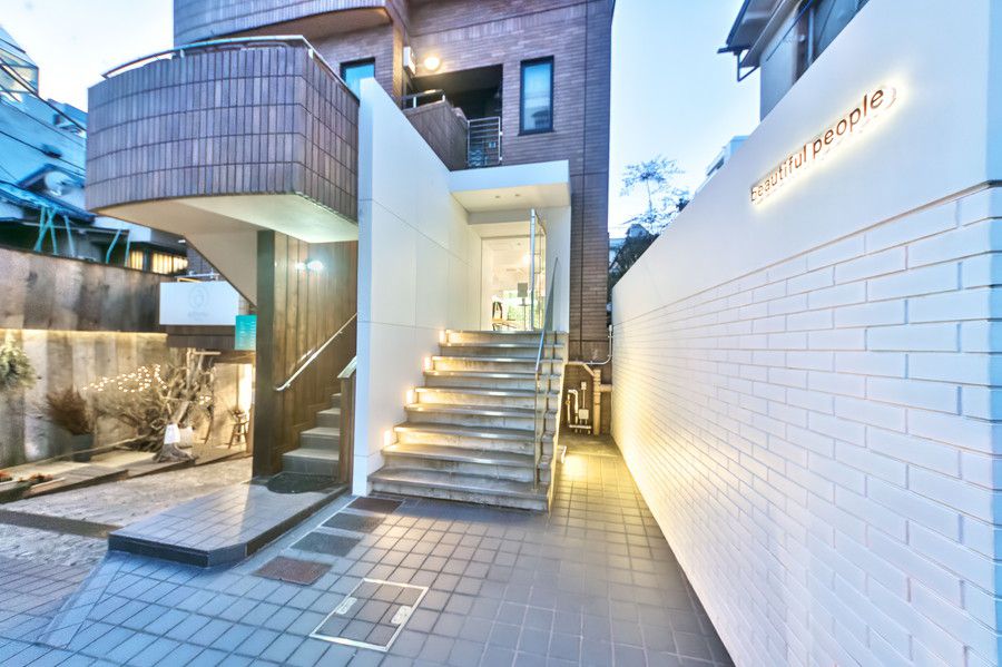 ビューティフルピープル 青山のエントランス