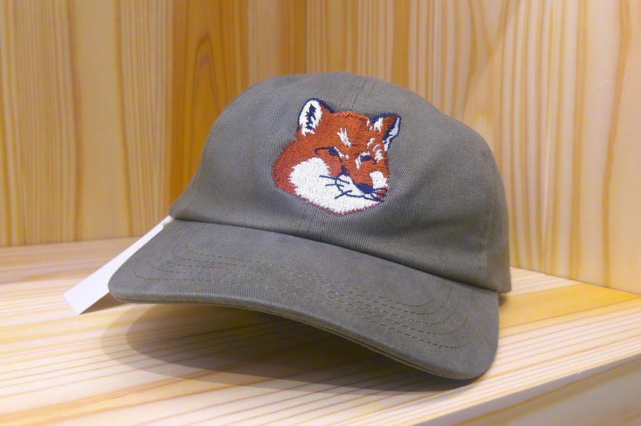 メゾン キツネのキャップ