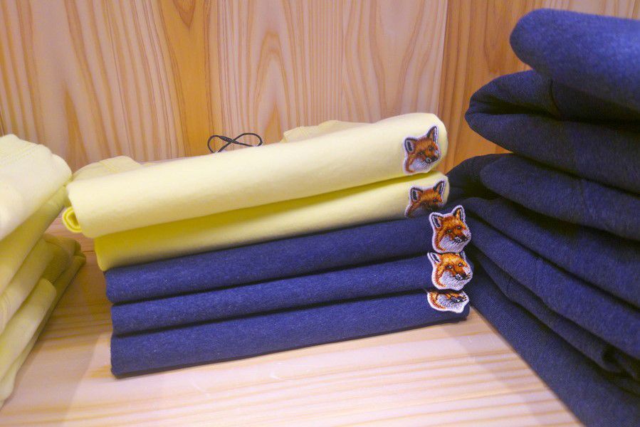 メゾン キツネのトップス