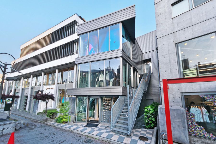 On Tokyo (オン 東京) 原宿 キャットストリートの周辺の様子