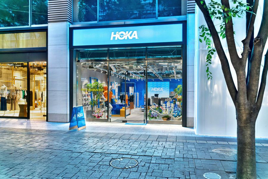 HOKA 丸の内 ホカオネオネの外観