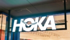 HOKA(ホカオネオネ) 渋谷 ミヤシタパークの看板