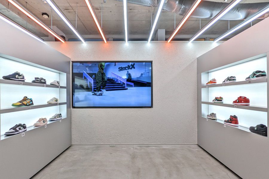 Stockx(ストックエックス) 原宿 店舗 展示商品 スニーカー