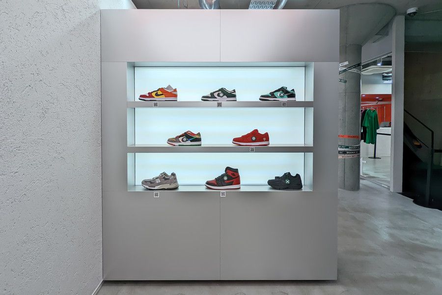 Stockx(ストックエックス) 原宿 店舗 展示商品 スニーカー