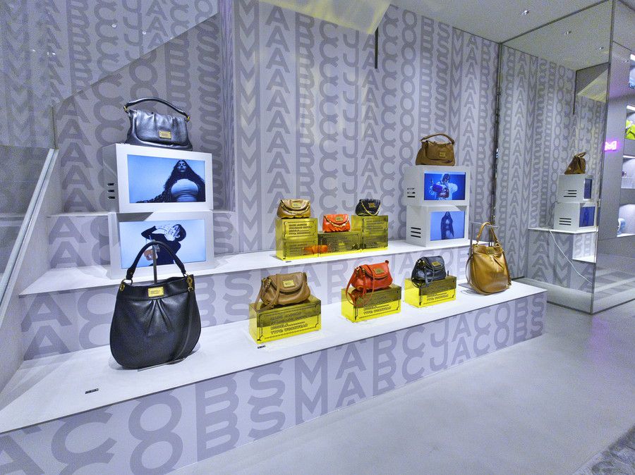 MARC JACOBS(マークジェイコブス) 表参道のレザーアイテム