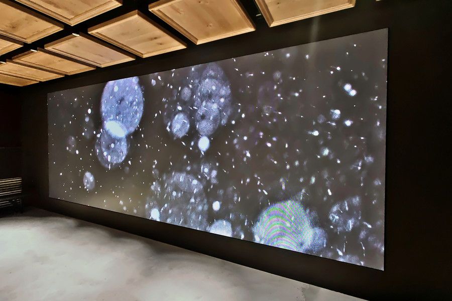 Yohji Yamamoto 2(ヨウジヤマモト2) 青山 B1Fのスクリーン