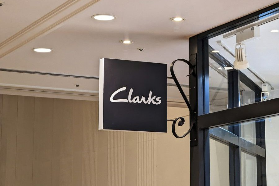 Clarks(クラークス) アウトレット 南大沢の看板