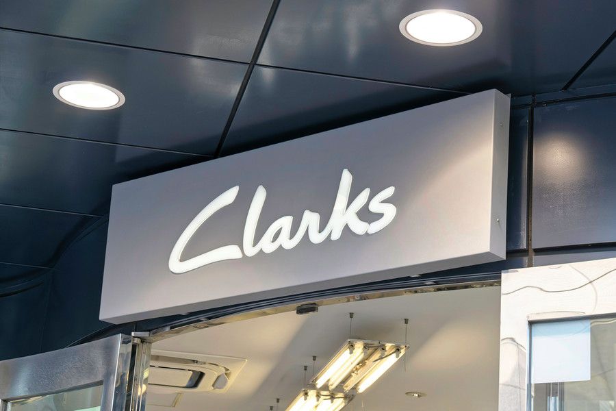 Clarks(クラークス) 渋谷の看板
