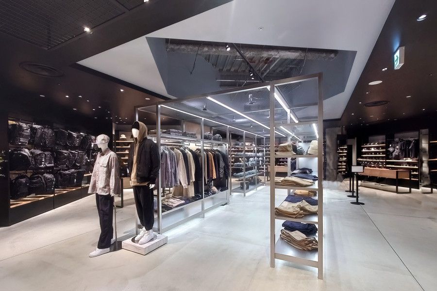 NEW ERA(ニューエラ) 新宿 自販機のある新宿店