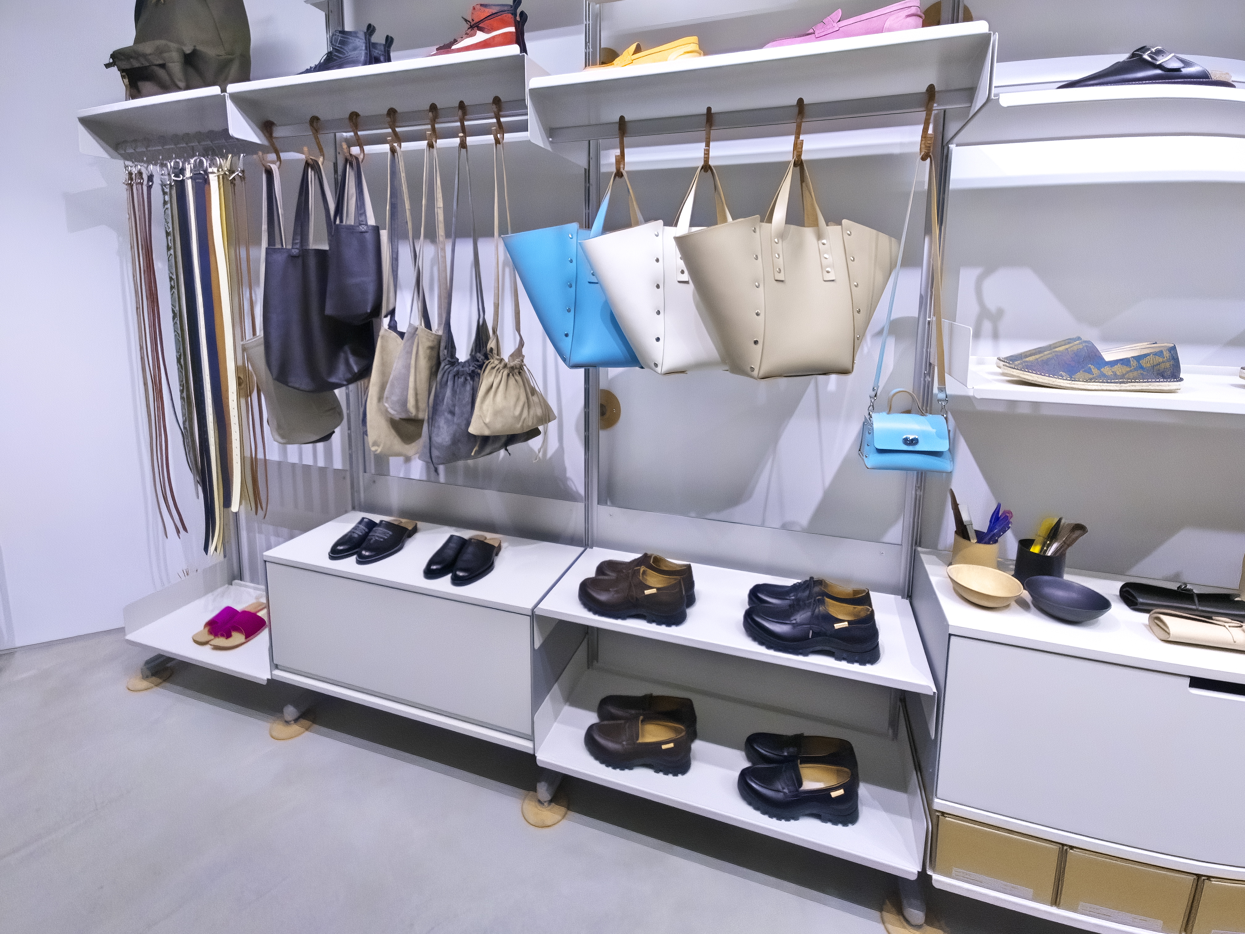 スキマ 宮下公園のレザーバッグ シューズ類 アクセサリー類