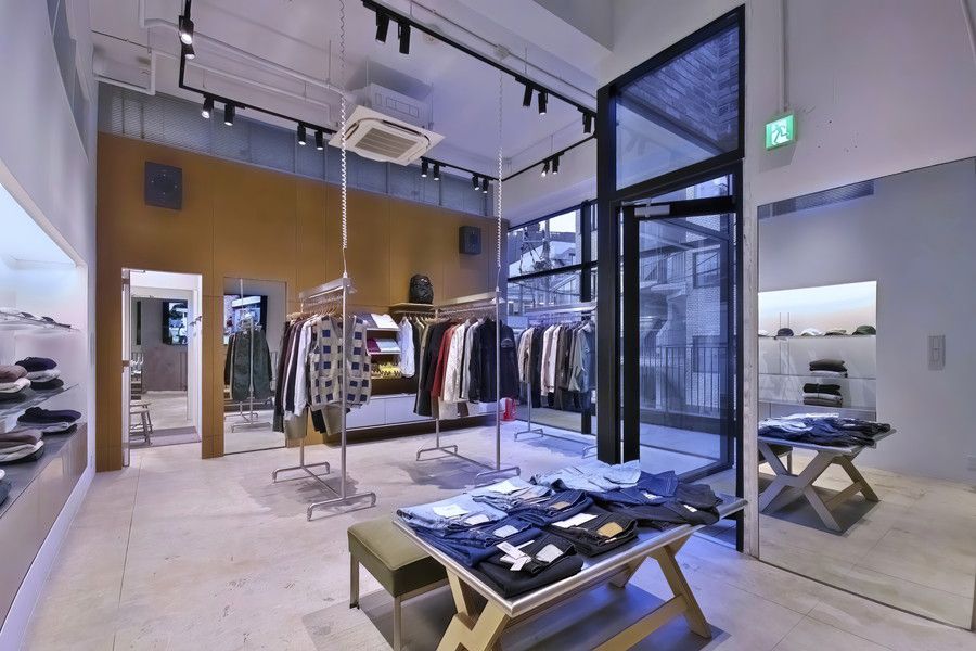 thisisneverthat(ディスイズネバーザット) 原宿の2F店内の様子