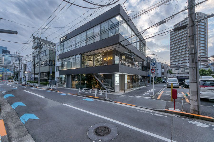 WORM TOKYO(ワーム 東京) 原宿 神宮前の外観