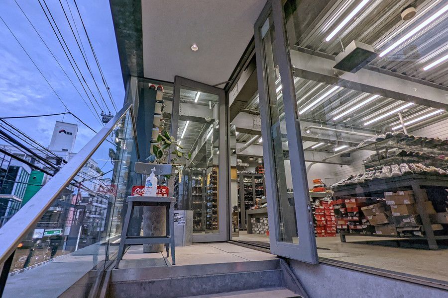 WORM TOKYO(ワーム 東京) のエントランス