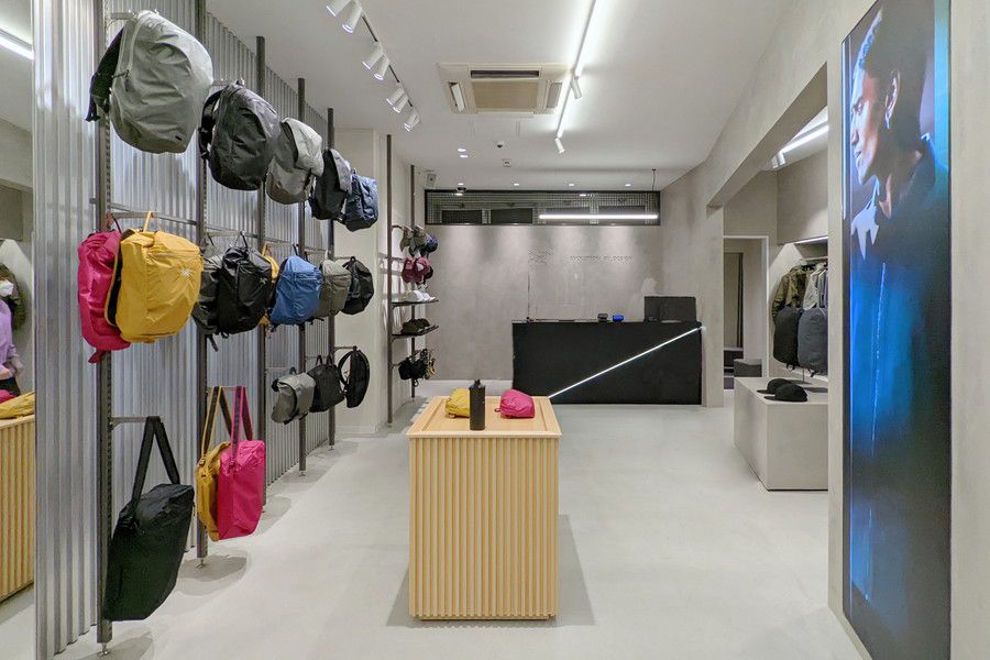 アークテリクス 原宿 バードネストの店内の様子