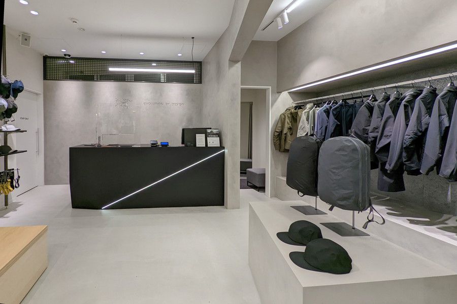 アークテリクス 原宿 バードネストの店内の様子