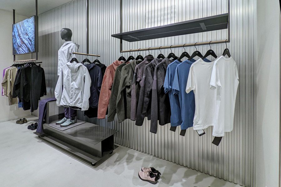 アークテリクス 原宿 バードネスト ヴェイランスのアパレル類