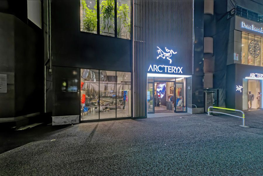 アークテリクス 原宿ブランドストア 明治通りの周辺の様子