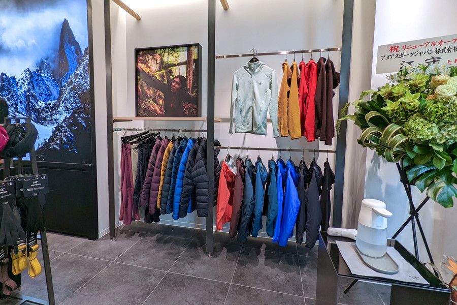 アークテリクス 原宿ブランドストアのアパレル類