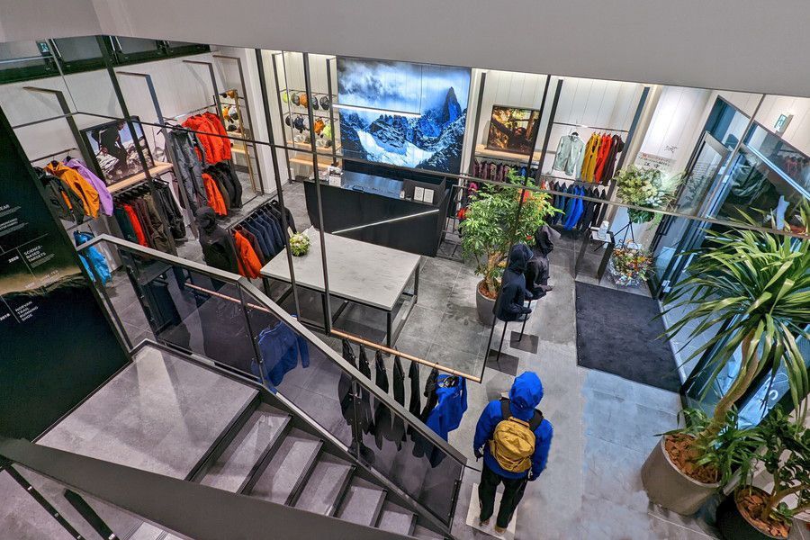 アークテリクス 原宿ブランドストアの店内の様子