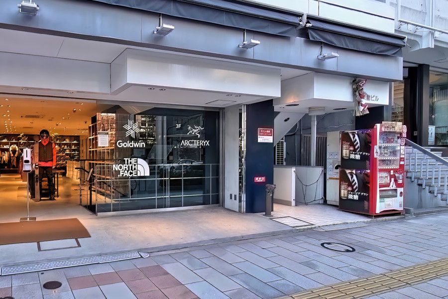 アークテリクス 神田店の外観