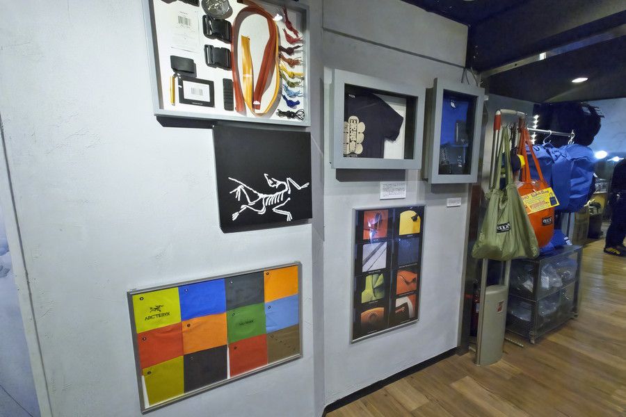 アークテリクス 銀座の店内ディスプレイ