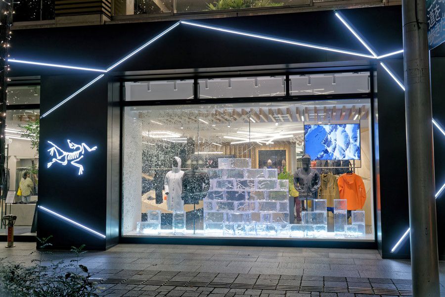 アークテリクス 丸の内のディスプレイ