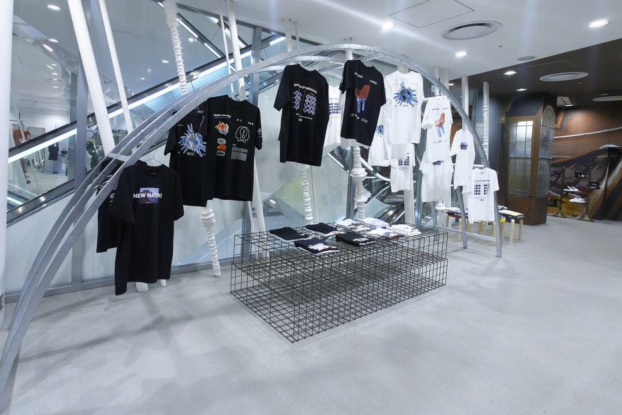 ドーバーストリートマーケット 銀座 DSMGのTシャツスペース