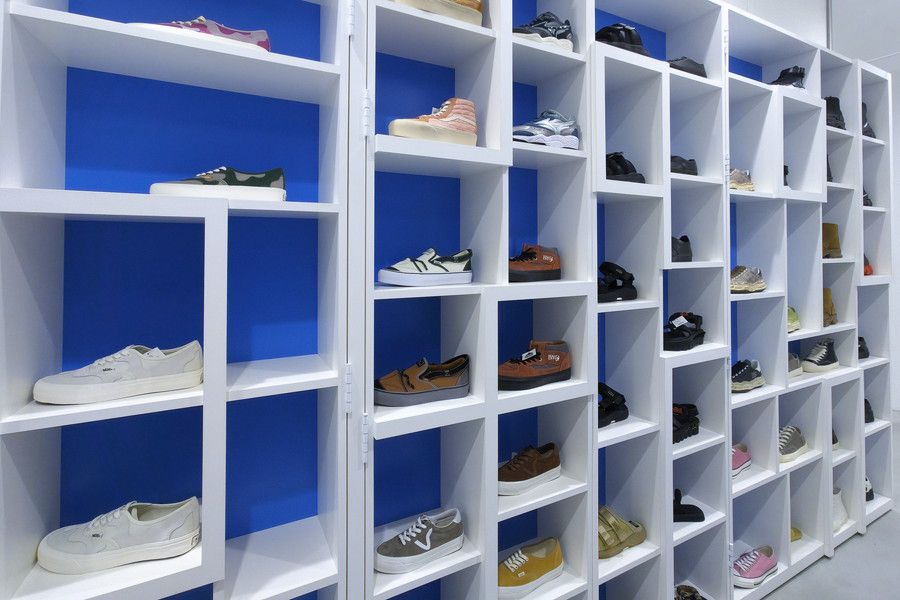 ドーバーストリートマーケット 銀座 DSMGのセレクトしたスニーカーのスペース