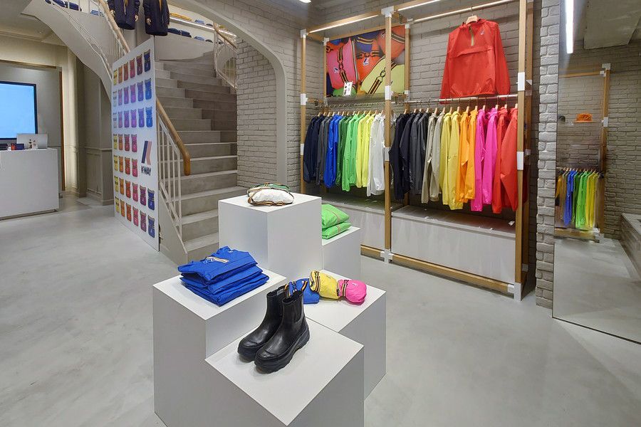 K-WAY(ケーウェイ) 渋谷店のレインウェア