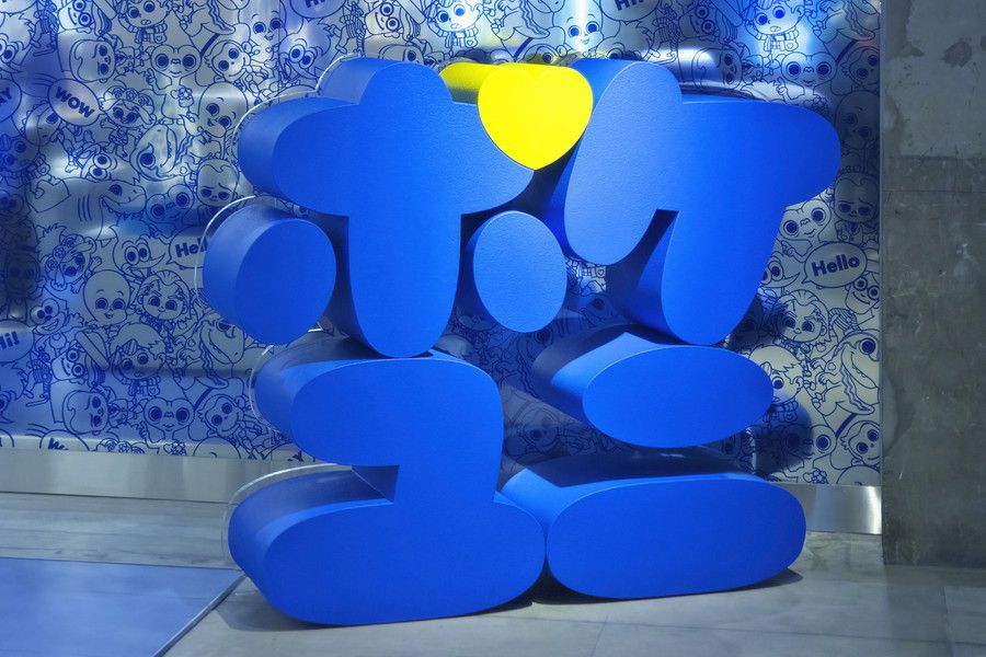 ポケユニ 原宿 明治通りのフォトブースのオブジェ