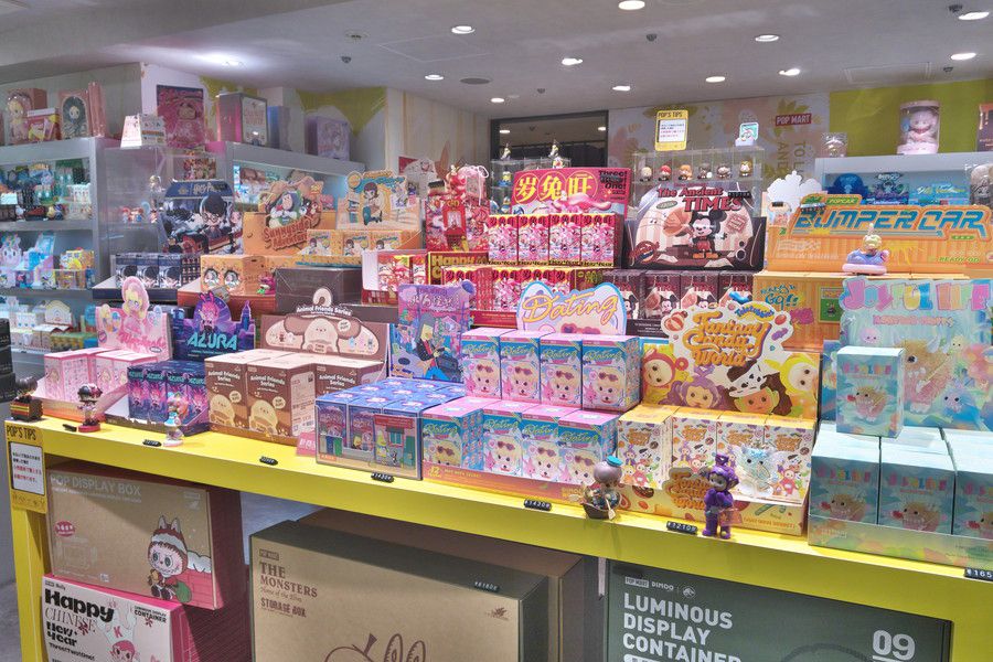 POP MART(ポップマート) 新宿アルタの店内のアイテム