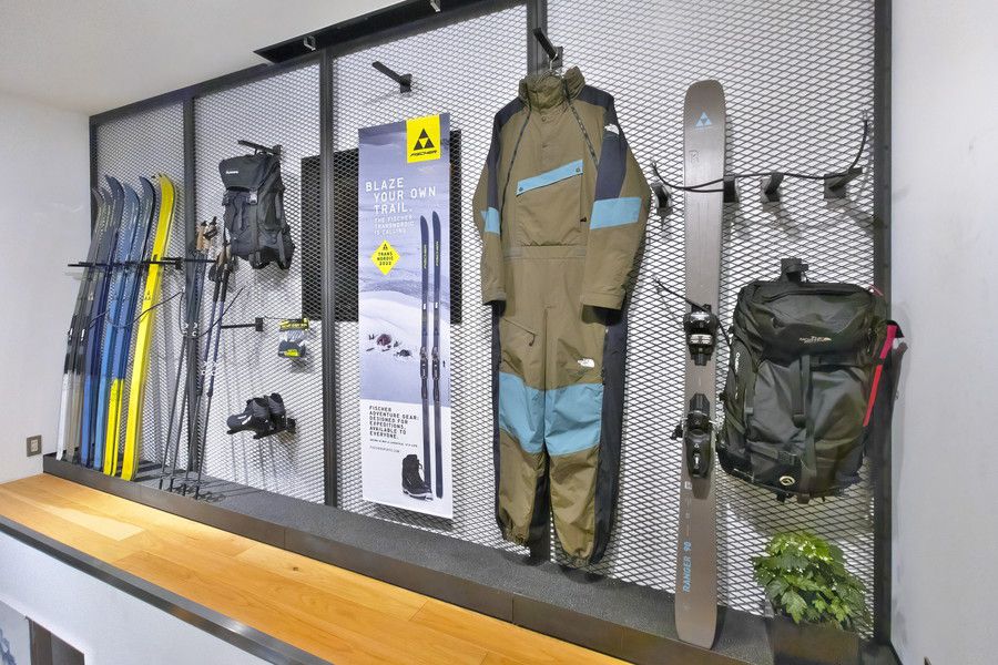 FISCHER TUNING BASE(フィッシャー チューニング ベース)神田のディスプレイ